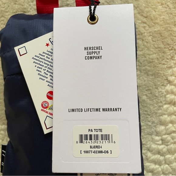 NWT Herschel Supply MLB packable tote - Picture 7 of 8